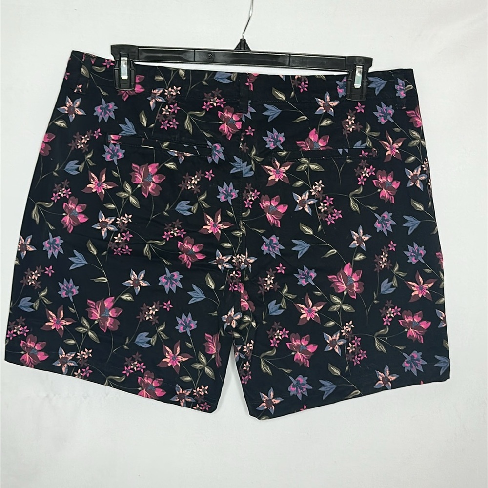 Lee Black Floral Patterned Cotton Shorts - Picture 4 of 7